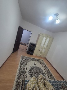 Сдается двухкомнатная кв в мкр карлыгаш за 180тысяч тг