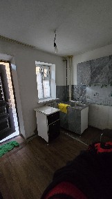 Сдам времянку. Внури газ, свет, вода, отопление газовый.