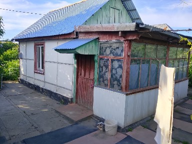 Продается 3 комнатная дача, санузел на улице, баня, сарай, кухня, все