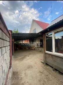 Дом 5 соток с времянкой.