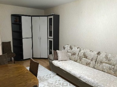 Продается трехкомнатная квартира в районе Алтын арман