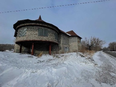 Продается коммерческое здание. Перекресток Мира /Сейфуллина