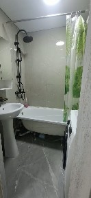 Продам 2 комнатную квартиру распашонка.