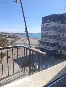 3х комнатную квартиру с видом на городской пляж.