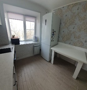 Продаёт 2х комнатная квартира Куленовка