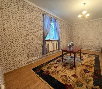 Красивый 7-комнатный дом с садом в Жилгоррдке