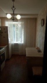Срочно 2 комн. кв. улучш. планировки р-н центр. рынка