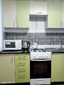 Сдаю-2-х. ком. кв. на 4 мкр.