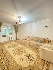 Продается 2-комнатная квартира в центре улучшенной планировки.