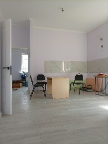 Продается пол дома коммуникации центральные