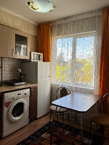 Сдаю 1,5 ПО Космическая 12 со всеми удобствами Смарт ТВ интернет.