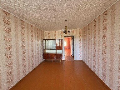 S Продам 2-х ком на 5 мкр, 3/5 этаж, не угловая