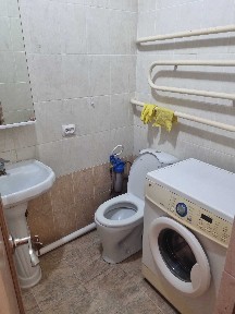 Сдам 2 ух комнатную квартиру на длительный срок в городе Актау