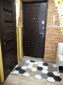 Продаётся трёхкомнатная улучшенная квартира.