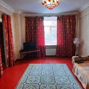 Продам 3-х комнатную квартиру на площади
