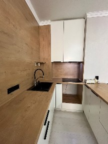 Срочно 2х. ком студия продам