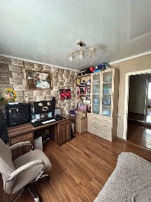 Продам 5 ком квартиру. Центр.