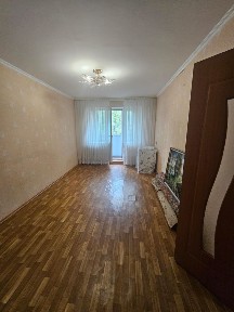 Срочно продается 2х комн квартира во 2мкр