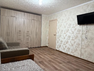 Сдам 1 комн квартиру, 20мкр, на долгий срок
