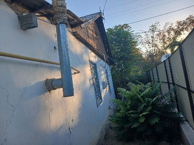 Үй сатылады, орталықта.
