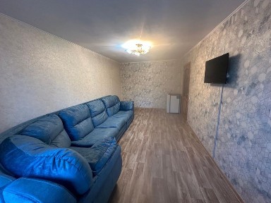 Сдам 2х комнатную кв 1 этаж Район Каз театра