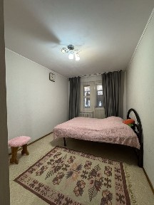 Продается 3- комнатная квартира на Голубых Прудах.