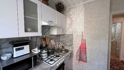 В продаже 1 комнатная в районе КЖБИ по ул. Абая на 2 этаже