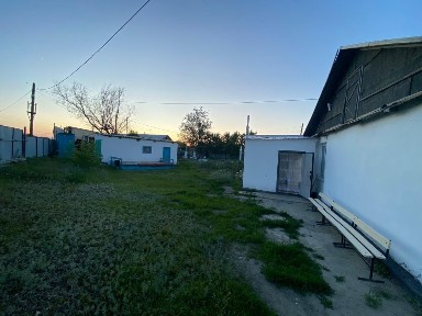 Үй сатылады! Хромтау Дөң. Келісім бар. Үй, Аула үлкен. Гараж сарай бар.