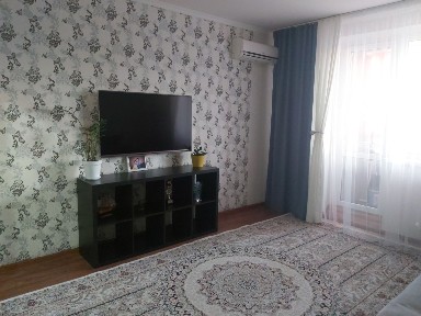 Продаётся 3комн улучшенной планировки квартира, тёплая, комнаты изолиров