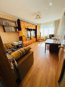Продаётся 2 ком. квартира, центр города