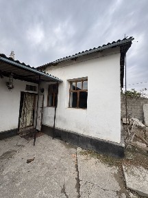 3 бөлмелі уй сатылады немесе 1 бөлмелі пәтерге ауыстырылады.