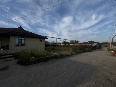 Продам дом 5 соток если хотите можно приобрести еще рядом участок