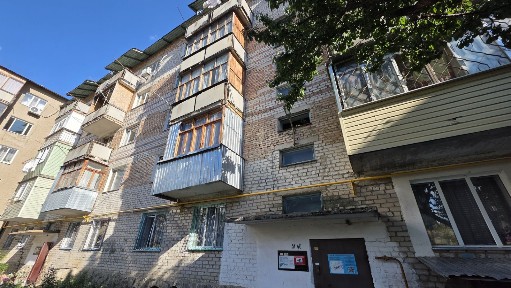 Продам 4 комнатную квартиру