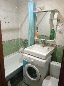 Сдам 2 комн кв на длительный срок остановка гум. Колледж.