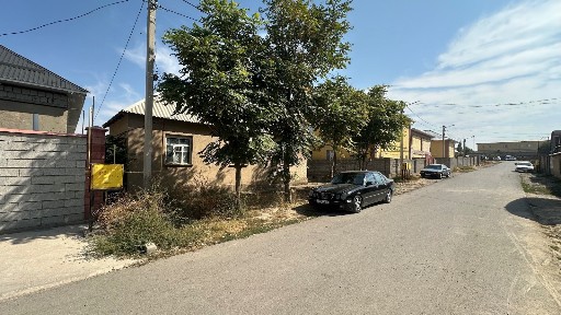 үй сатылады 8 соттық жерде орналасқан