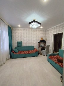 Продаётся дом в районе Шанхай. В доме 3 комнаты и кухня.