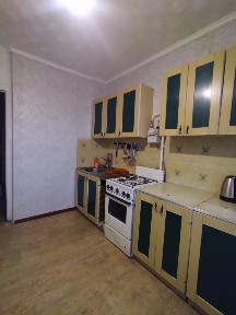 Продается 4-х комнатная квартира на Юго Востоке.