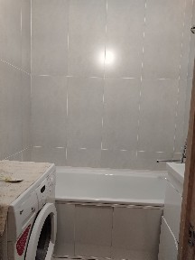 Продам 2 - х ком кв. с свежим ремонтом в центре г. Акс, этаж 3/10.