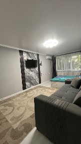 Сдам 1 ком кв по Айбергенова на 1 этаже на сутки, на ночь и на часы