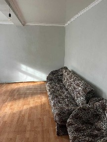 Сдам недорого в аренду часть дома рядом с зеленным базаром.