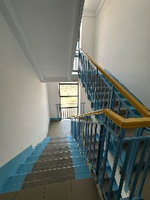Левый берег 2 комн 3 этаж