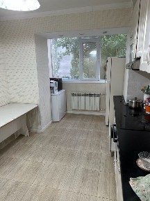 Срочно сдам 4 комнатную квартиру
