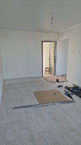 Продам двух комнат ясавый 89а