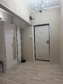 3 бөлме Сейфуллина жағында жақсы жерде тұр 2 қабат