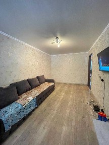 Продам 3-комн квартиру, район Цона, 1 этаж с лоджией