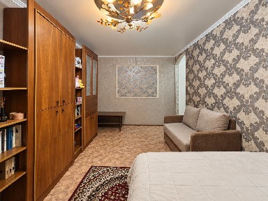 Продам 2 комн квартиру по ул. Абая
