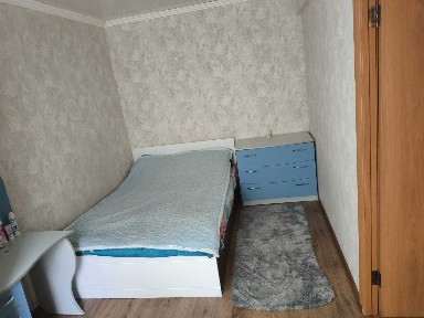 Продам 2 - х комнатную мебелированную квартиру