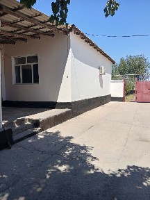 Уй сатылады. 5-бөлмелі үлкен үй сатылады.