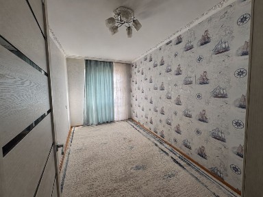 Продам 3-x комн квартиру срооочно в городе САТПАЕВ