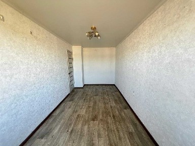 /Продам 2х комнатную квартиру Абая 27 (17 школа) Торг, можно в ипотеку